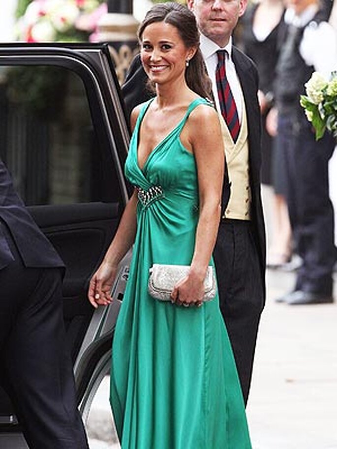 pippa-middleton-and-her-bridesmaid-dress-at-the-royal-wedding