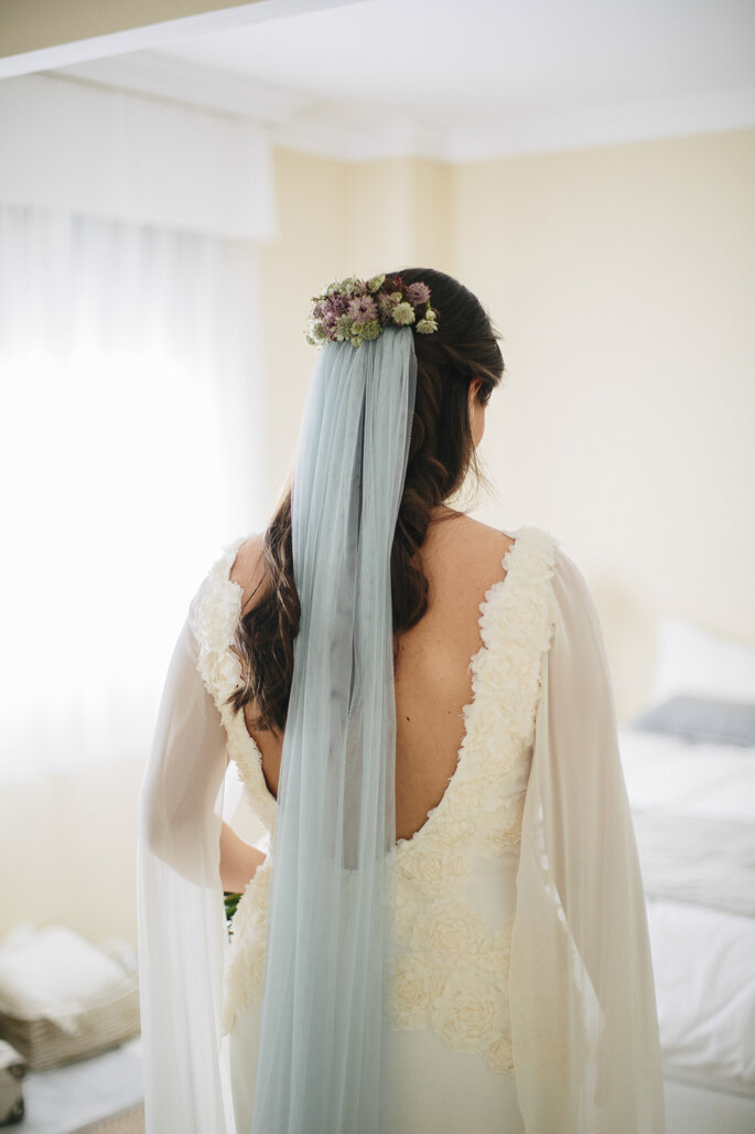 Unique Bridal Looks Colored Wedding Veils